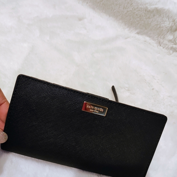 Kate Spade wallet - Picture 1 of 3